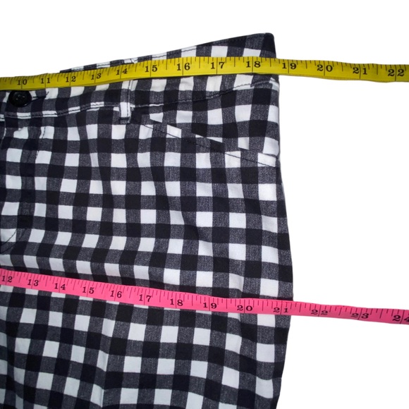 St John’s Bay (37x16) Black Plaid Checkered Stretch Capri Capris - Women’s 18P - Picture 3 of 12